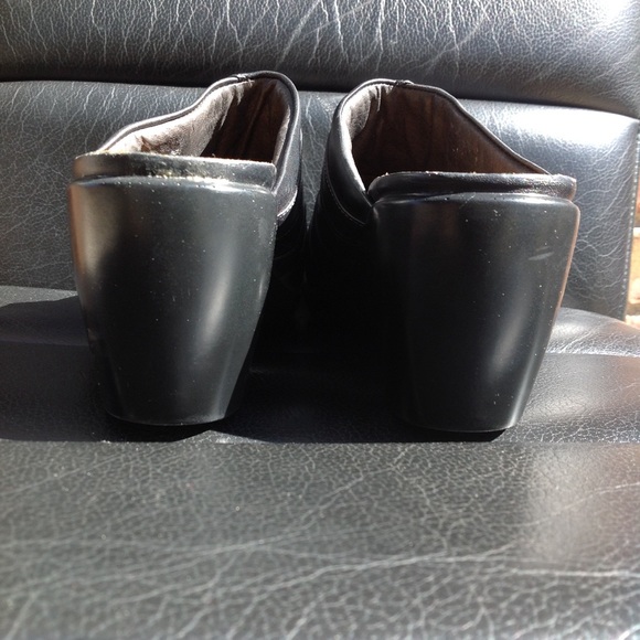 Naot black leather mixed media ying yang  clogs size 40 - Picture 5 of 5